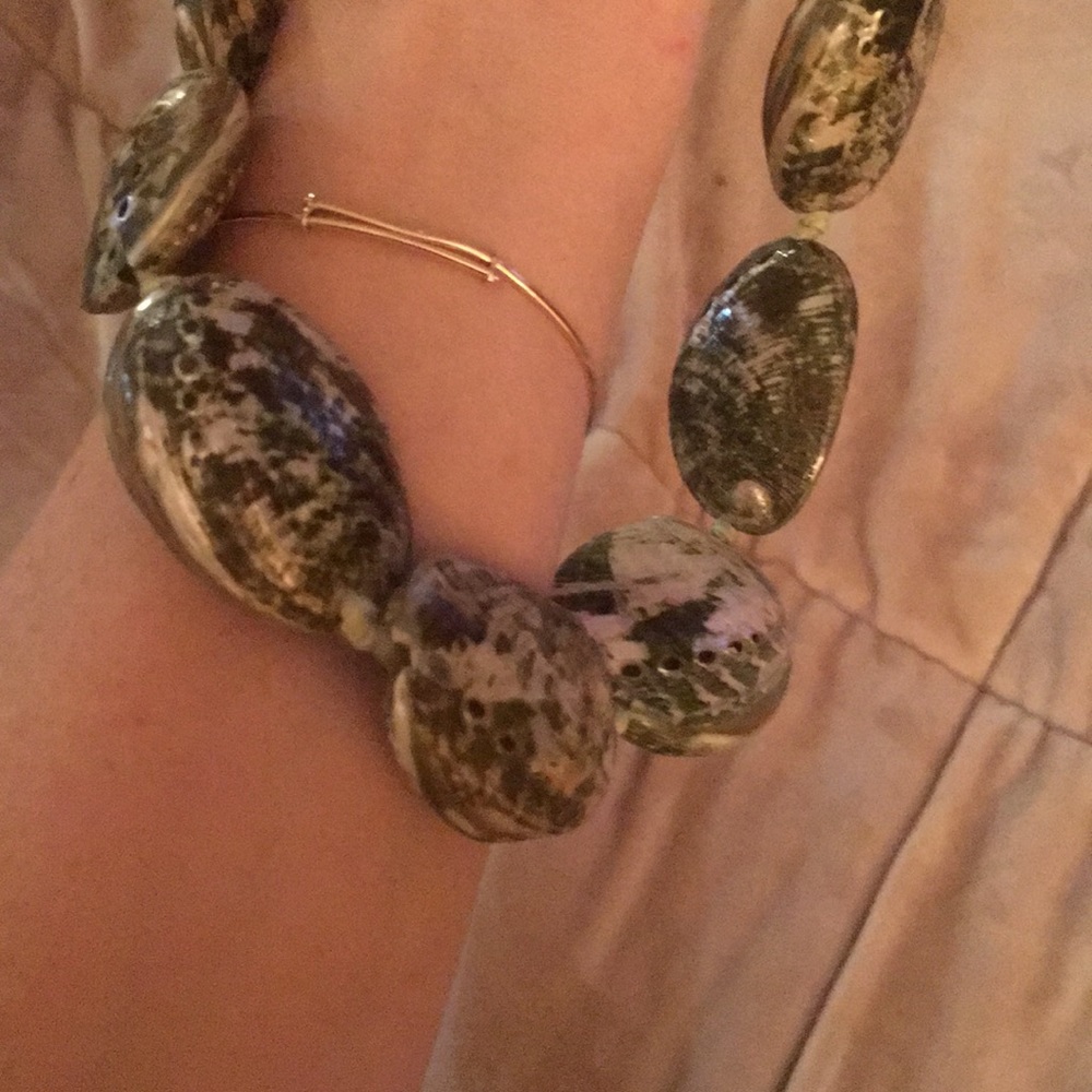 Shell necklace - Picture 2 of 2